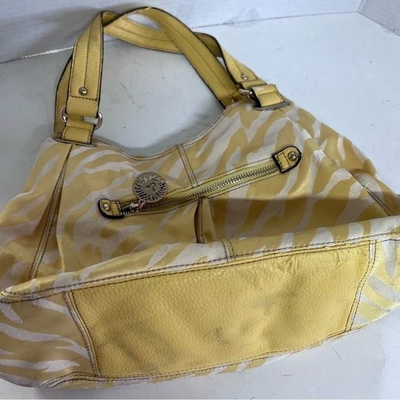$3 With any Purchase- add to bundle- Women’s yellow purse - Picture 8 of 14